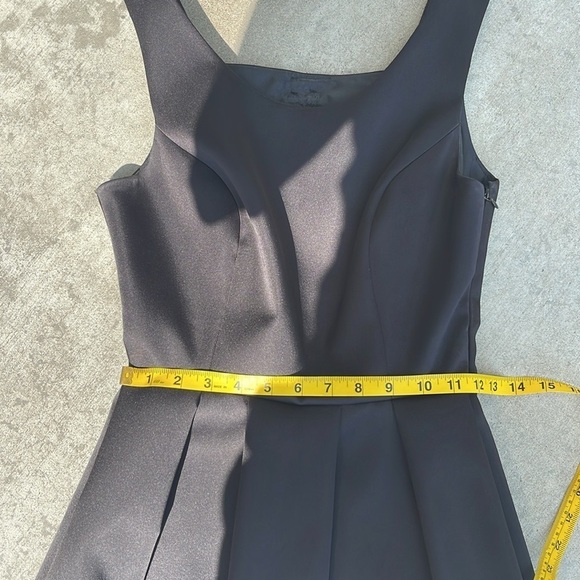 TOPSHOP Black
Duchess Satin Bow Open Back
Mini Dress Size 4 Small - Picture 8 of 8